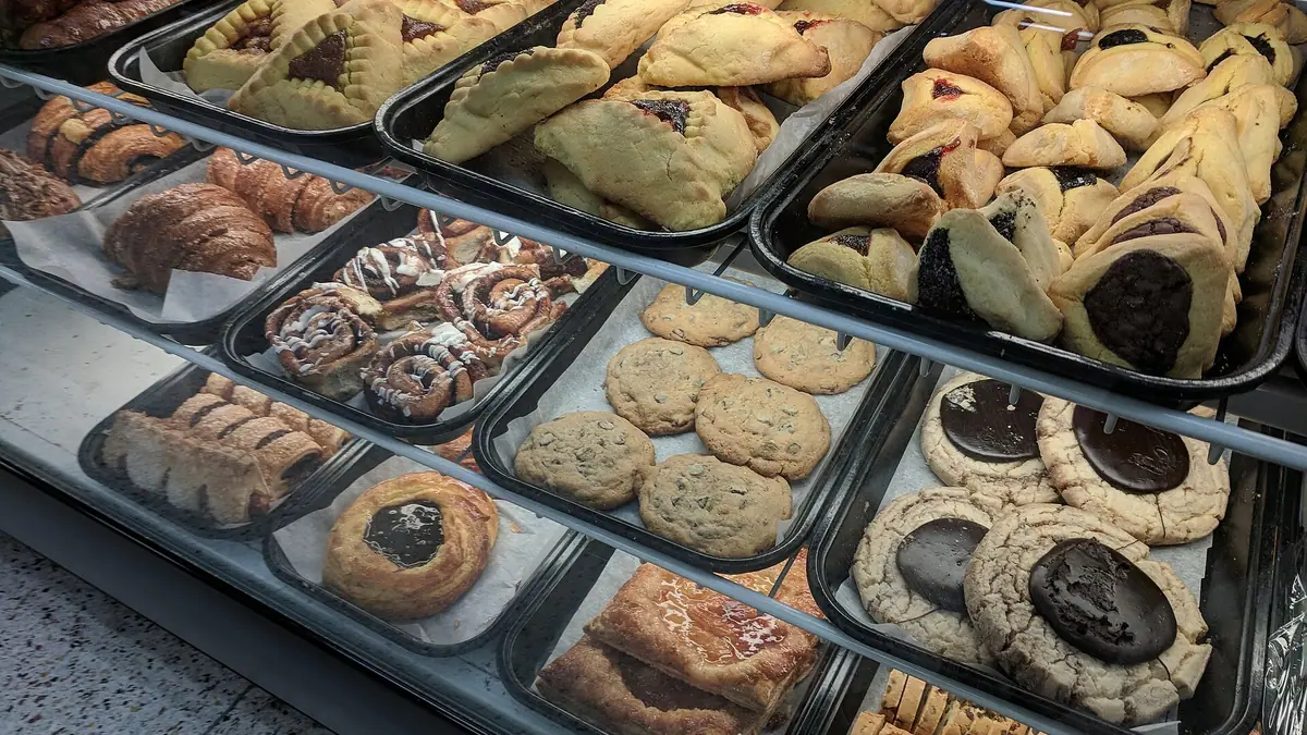 Cooplands – bakery in Thorne town centre